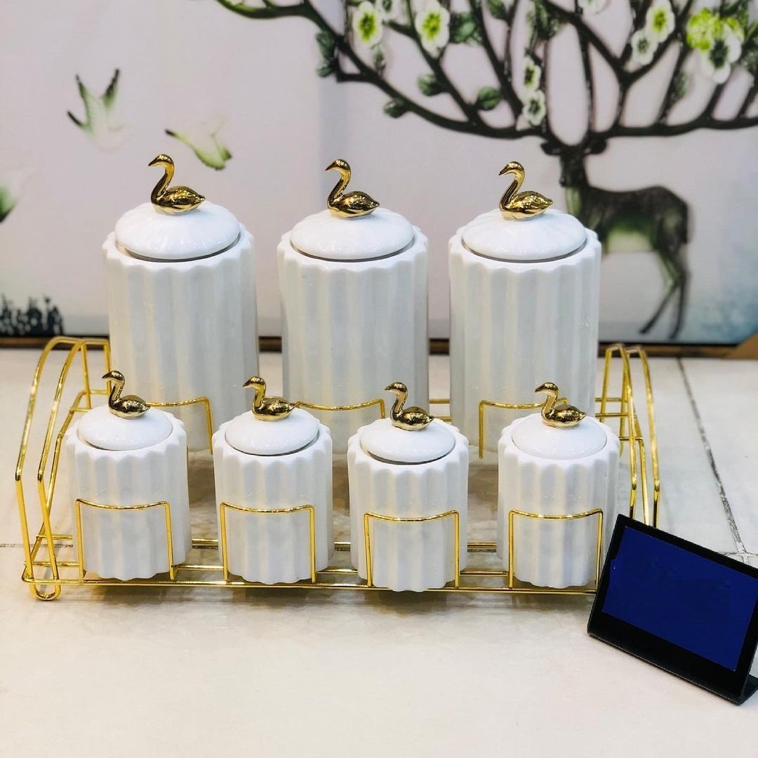 7 Pieces Ceramic Spice Set With Golden Stand