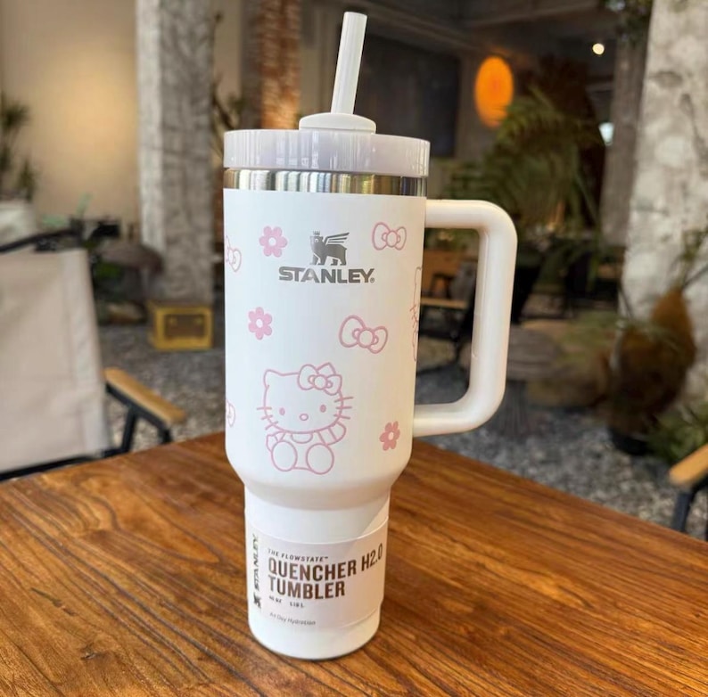 Stanley x Hello Kitty Limited Edition White – 40oz