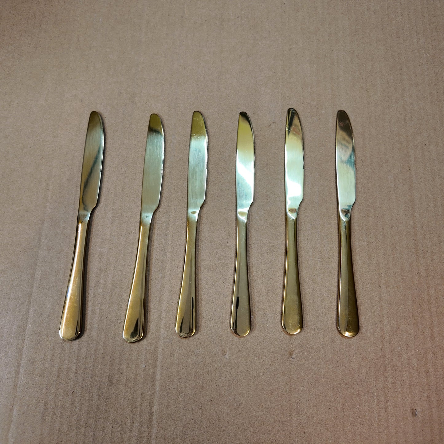 24 Piece Cutlery Set with Egg Stand