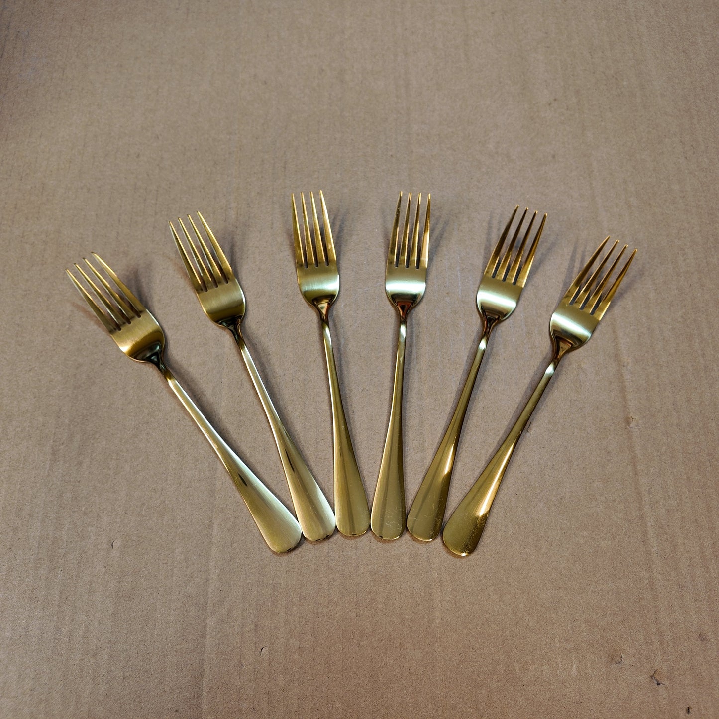 24 Piece Cutlery Set with Egg Stand
