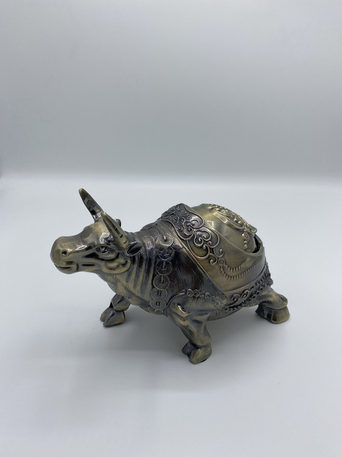 Metallic Bull Ornament Tray