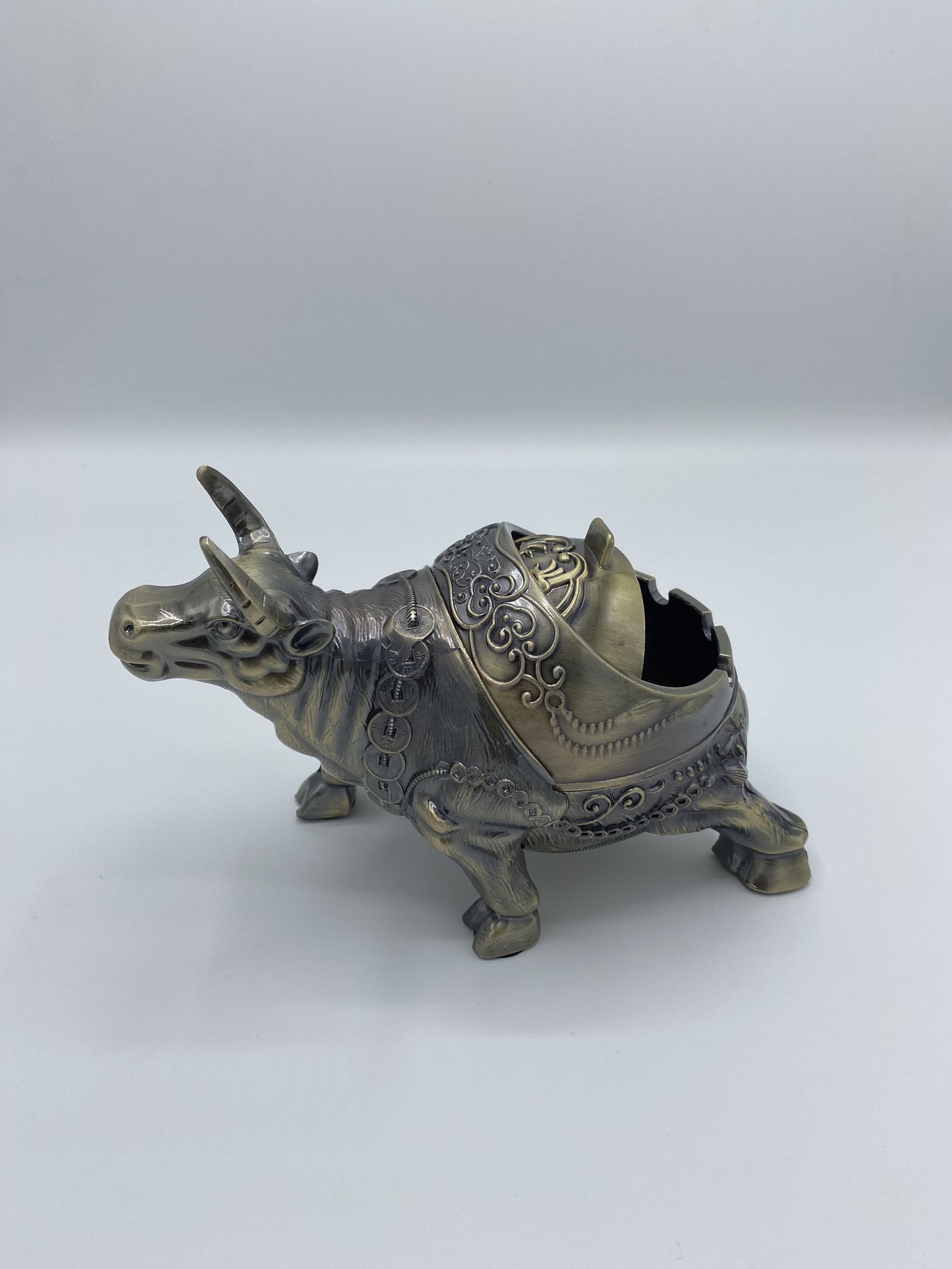 Metallic Bull Ornament Tray