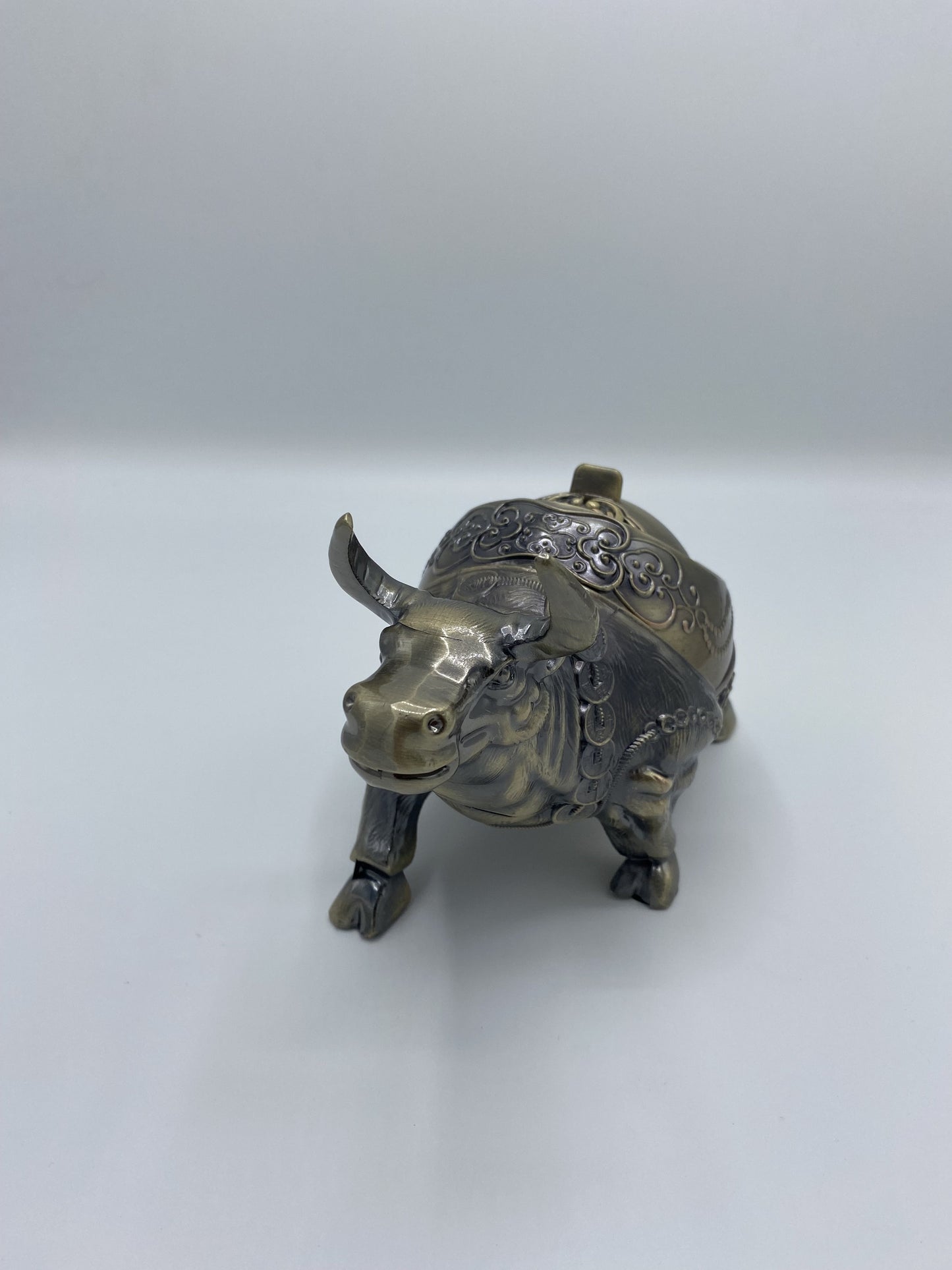 Metallic Bull Ornament Tray
